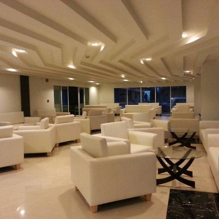 R-Con Rest Sea Hotel Pattaya Buitenkant foto