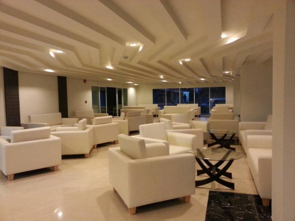 R-Con Rest Sea Hotel Pattaya Buitenkant foto