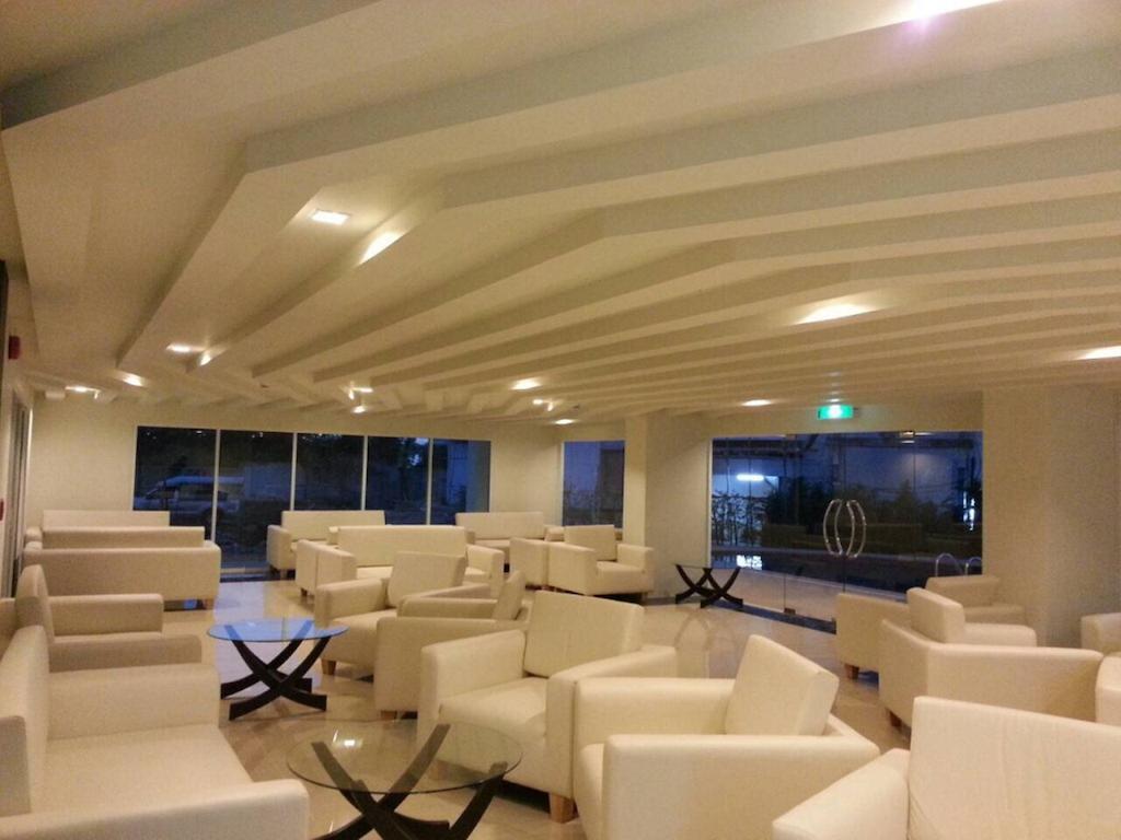 R-Con Rest Sea Hotel Pattaya Buitenkant foto