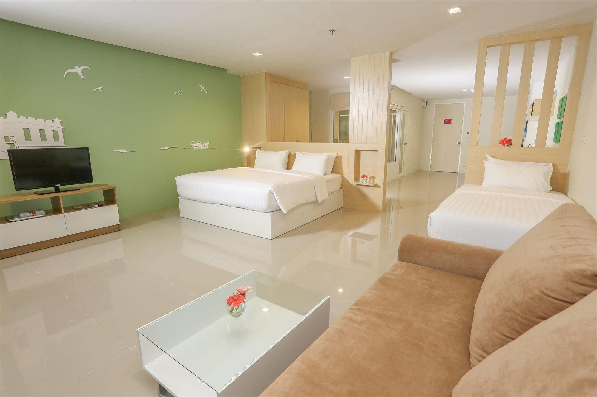 R-Con Rest Sea Hotel Pattaya Buitenkant foto