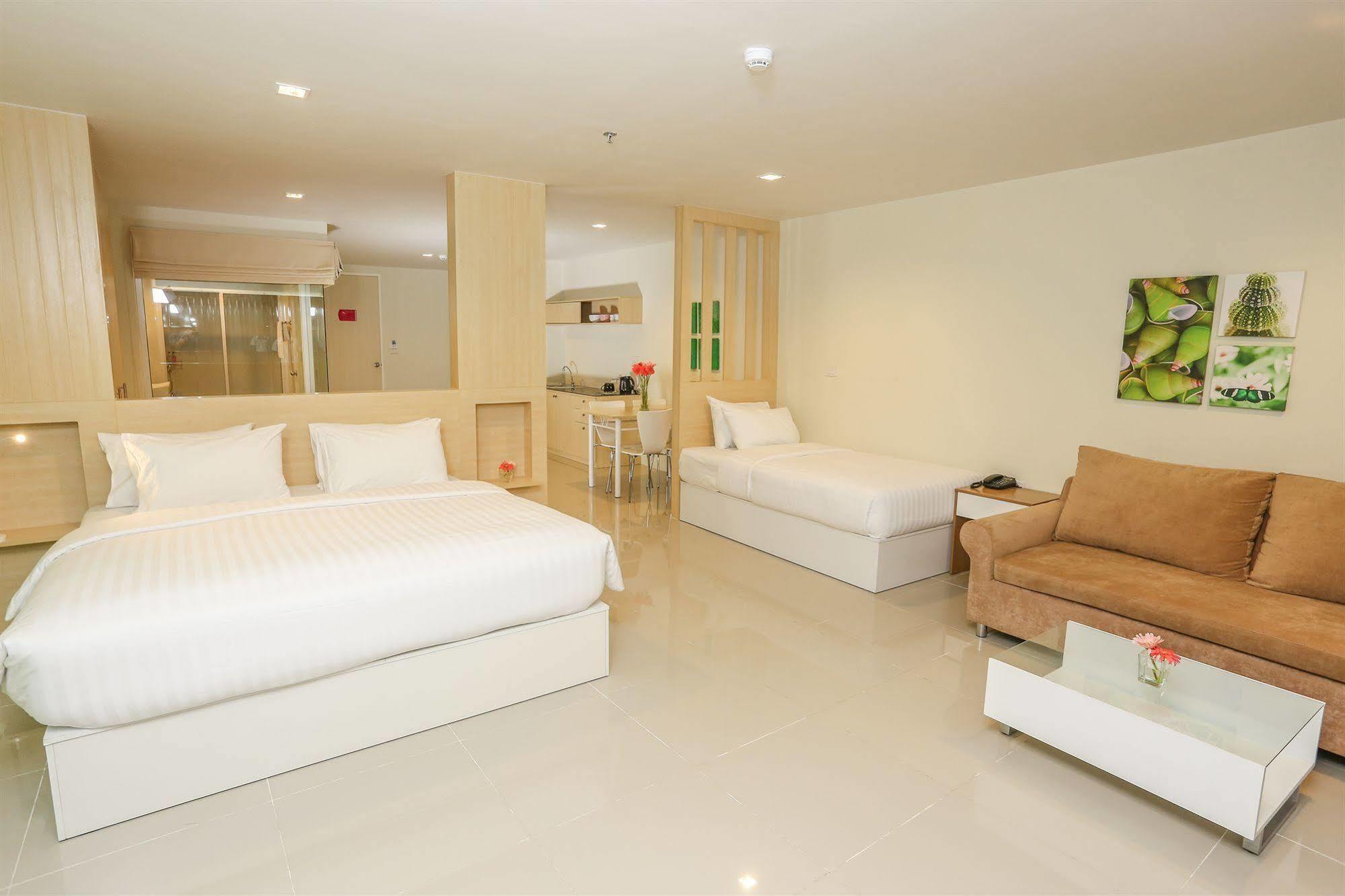 R-Con Rest Sea Hotel Pattaya Buitenkant foto